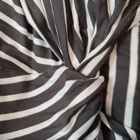 Womans Top - Picture 3 of 4